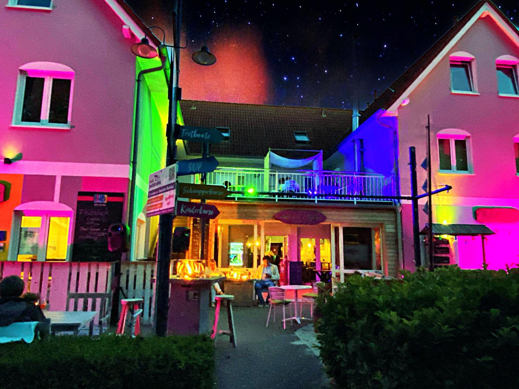 Feels Club Hotel 3*